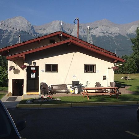 The Gateway Inn Canmore Exterior foto